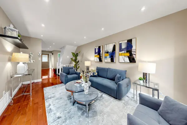 57 Springhouse SQ, Toronto E05, ON M1W 2X2