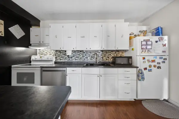 15 Torrance RD #1102, Toronto E08, ON M1J 3K2