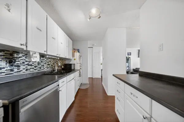 15 Torrance RD #1102, Toronto E08, ON M1J 3K2