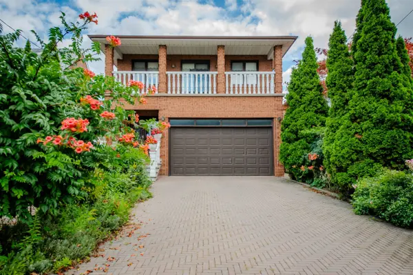 27 Mulholland AVE, Toronto W04, ON M6A 2S1