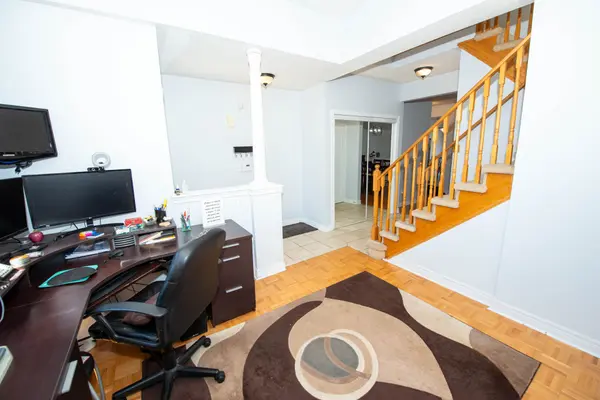 19 Fountainview WAY, Brampton, ON L6S 6K4