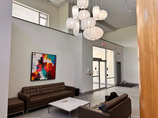 7 Marquette AVE #605, Vanier And Kingsview Park, ON K1L 8A7