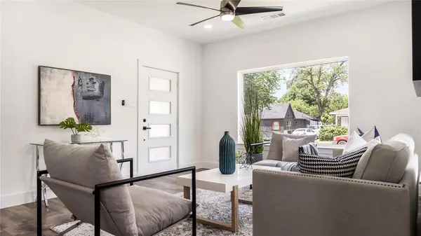 920 S Montreal Avenue, Dallas, TX 75208