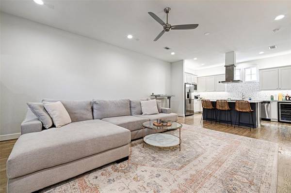 5089 Gaston Avenue #1002, Dallas, TX 75214