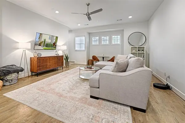 5089 Gaston Avenue #1002, Dallas, TX 75214