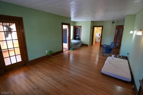 288 Paterson Ave, Little Falls Twp., NJ 07424
