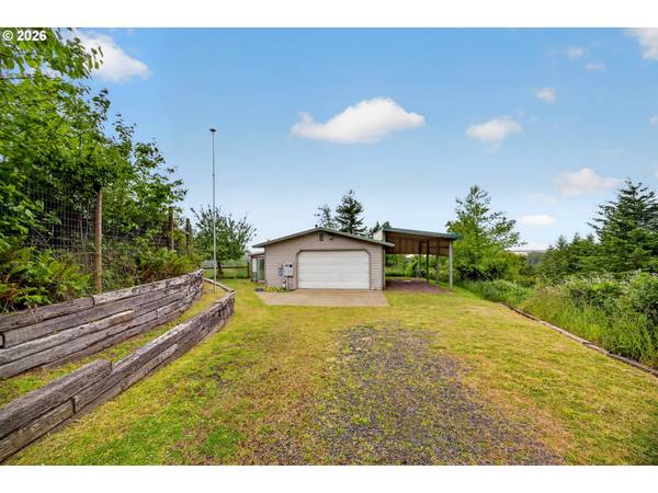 720 KINGS AVE, Lakeside, OR 97449