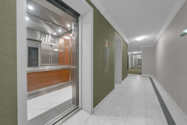 50 Inverlochy BLVD #804, Markham, ON L3T 4T6