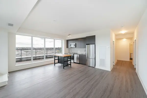 185 Deerfield RD #504, Newmarket, ON L3Y 0G7