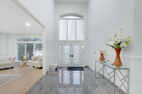 2166 Erin Centre BLVD, Mississauga, ON L5M 5H8