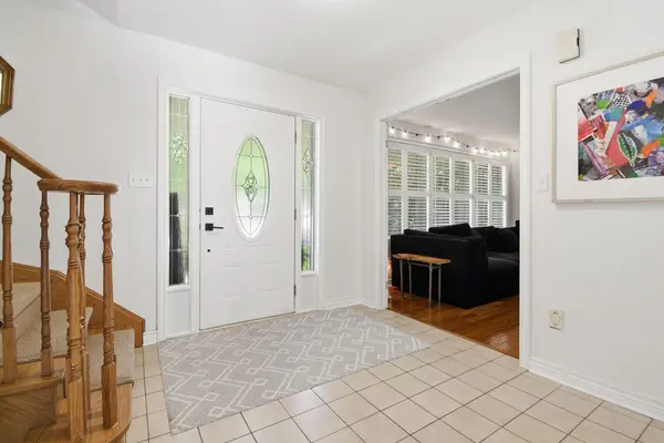 6 Nursery LN, Pelham, ON L0S 1E1