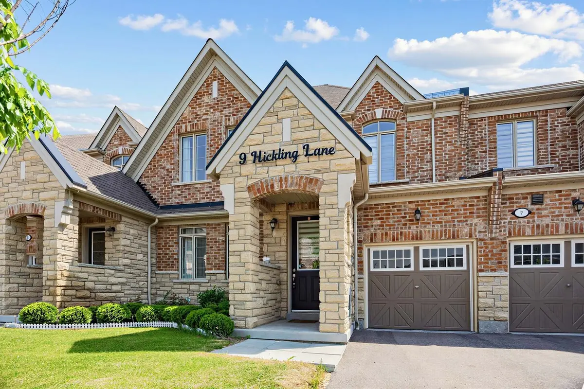 9 Hickling LN, Ajax, ON L1T 4R1