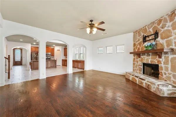 1204 E Shawnee Drive, Savannah, TX 76227
