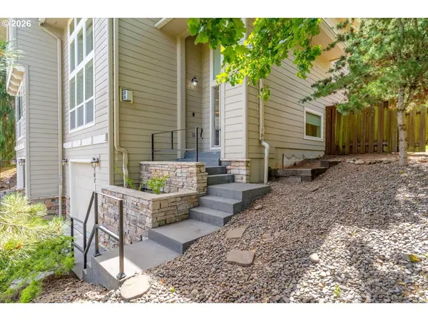 402 LA CRESTA DR SE, Salem, OR 97306
