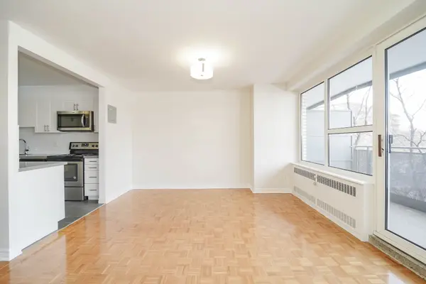 10 Shallmar BLVD #705, Toronto C04, ON M5N 1J4