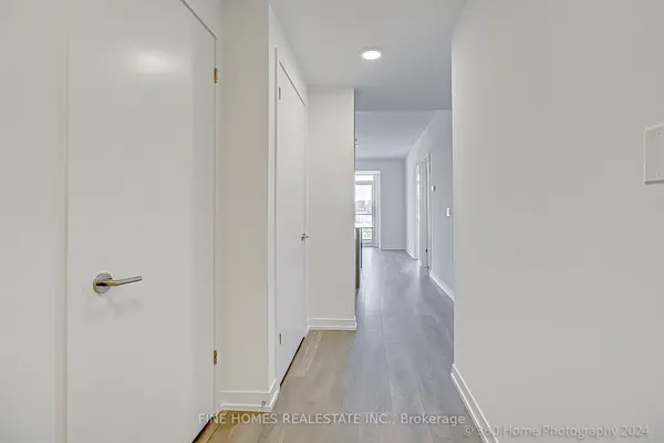 8 Beverley Glen BLVD #503, Vaughan, ON L4J 8N8