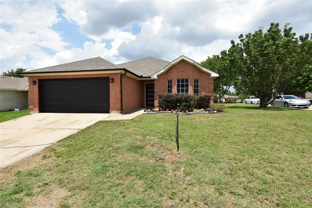 311 Stell Avenue, Mansfield, TX 76063