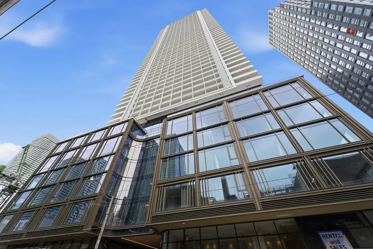 88 Queen ST E #4711, Toronto C08, ON M5C 0B6