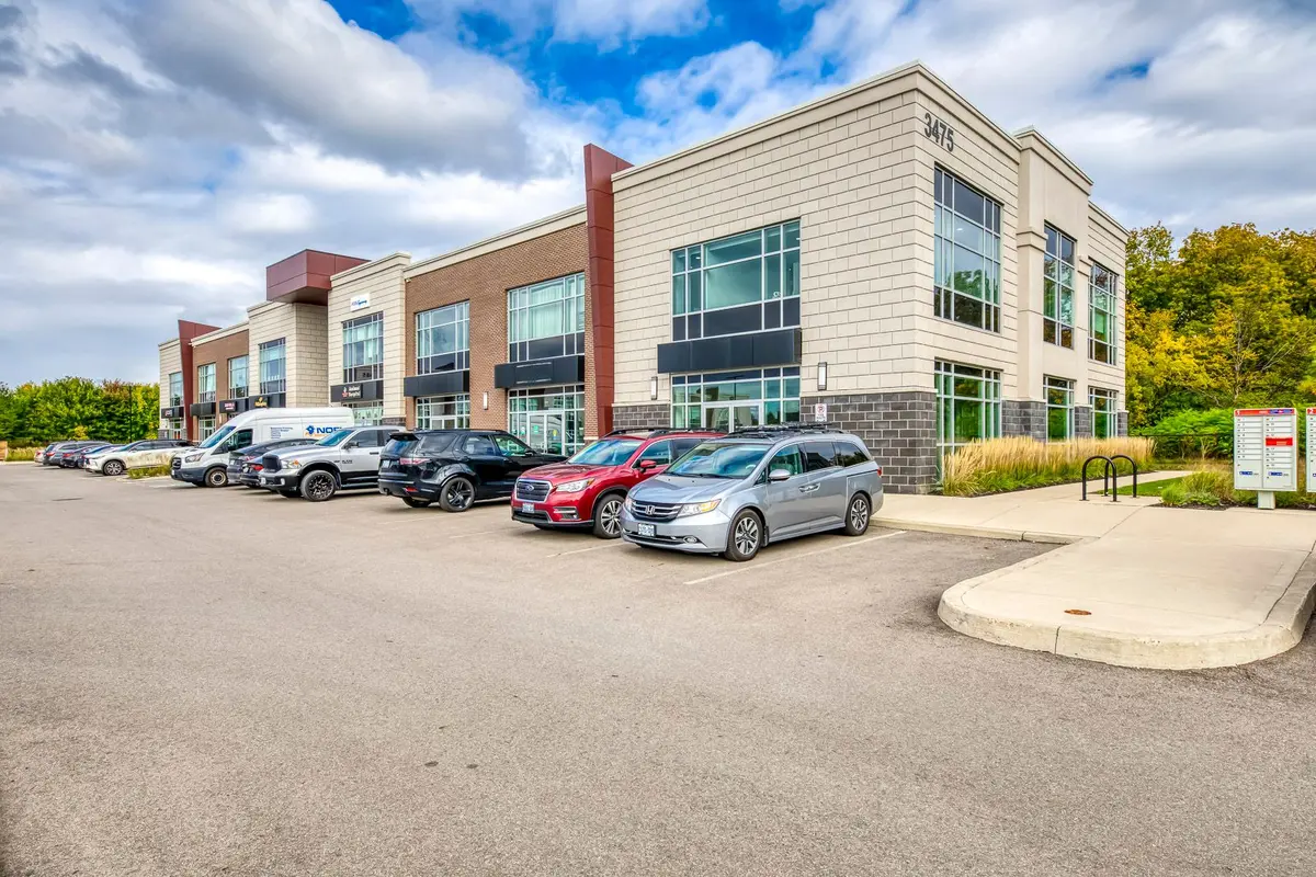 3475 Rebecca ST #211, Oakville, ON L6L 0H3