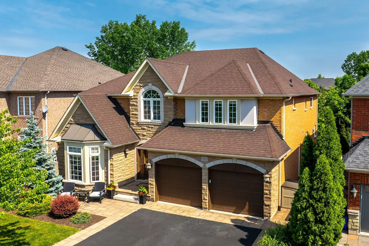 2431 Castlebrook RD, Oakville, ON L6M 4Z2
