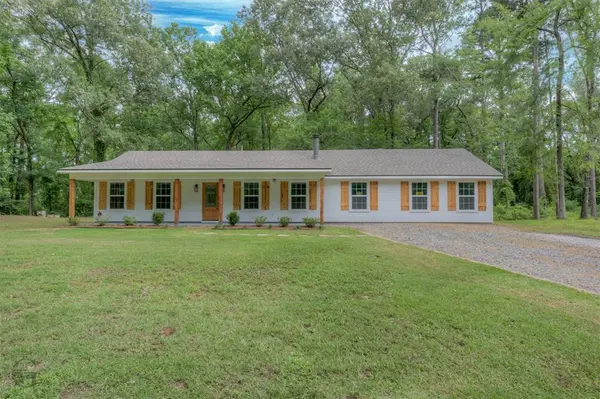 2130 Twin Lake Drive, Bossier City, LA 71006