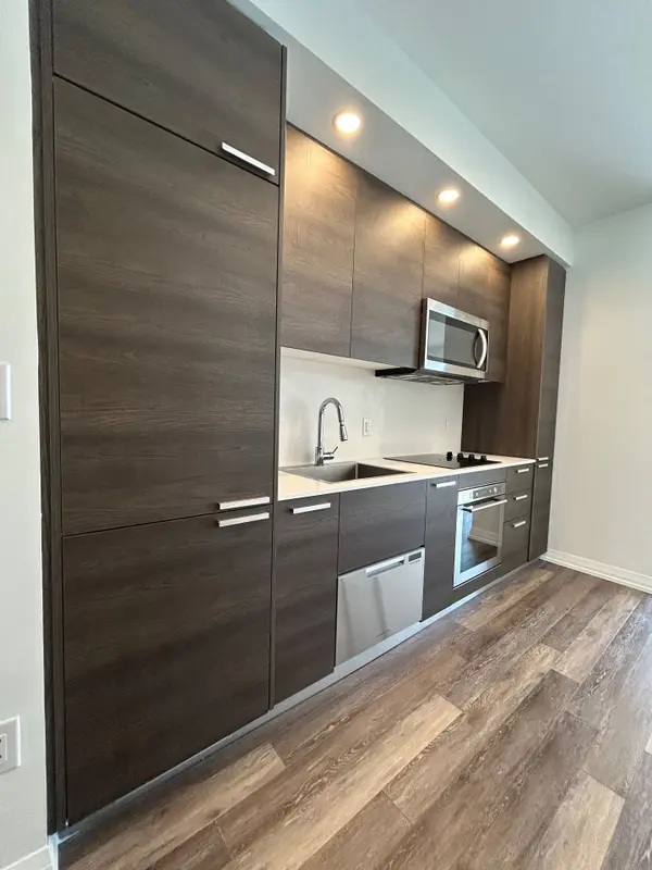 75 Canterbury PL #308, Toronto C07, ON M2N 0L2