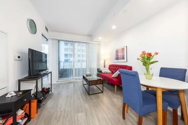 19 Western Battery RD #801, Toronto C01, ON M6K 0E3