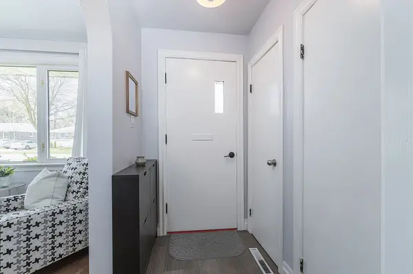 32 Admiral RD, Ajax, ON L1S 2N9