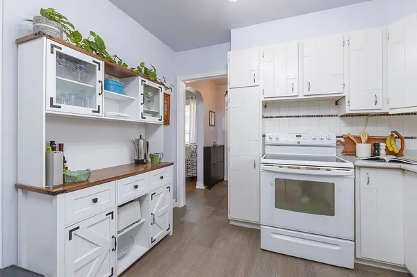 32 Admiral RD, Ajax, ON L1S 2N9
