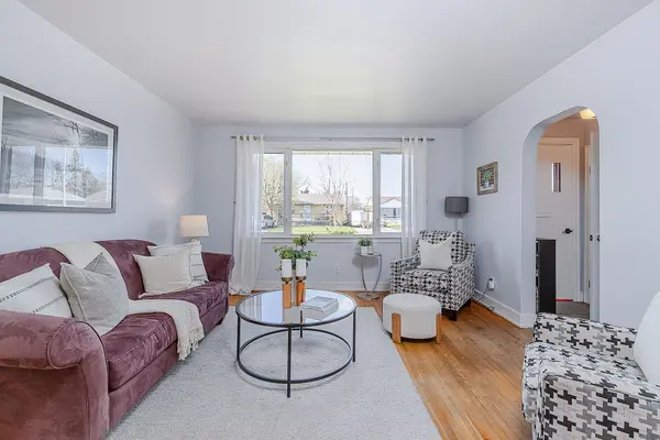 32 Admiral RD, Ajax, ON L1S 2N9