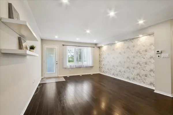 3100 Thomas ST #7, Mississauga, ON L5M 0T2