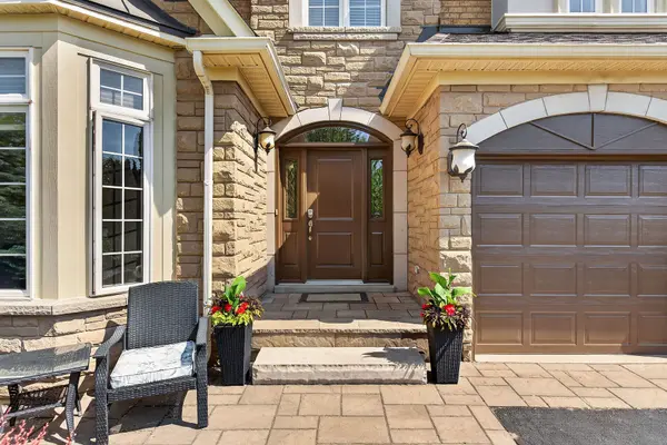 2431 Castlebrook RD, Oakville, ON L6M 4Z2