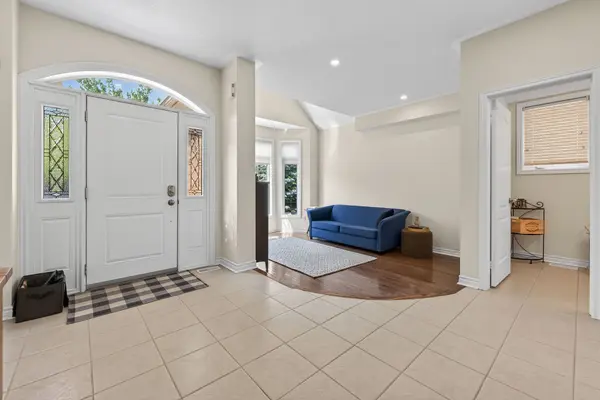 2431 Castlebrook RD, Oakville, ON L6M 4Z2