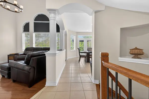 2431 Castlebrook RD, Oakville, ON L6M 4Z2