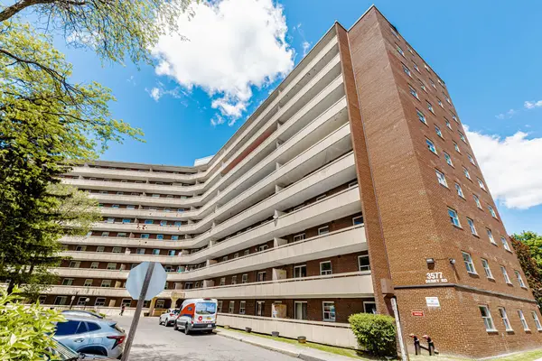 3577 Derry RD E #906, Mississauga, ON L4T 1B3
