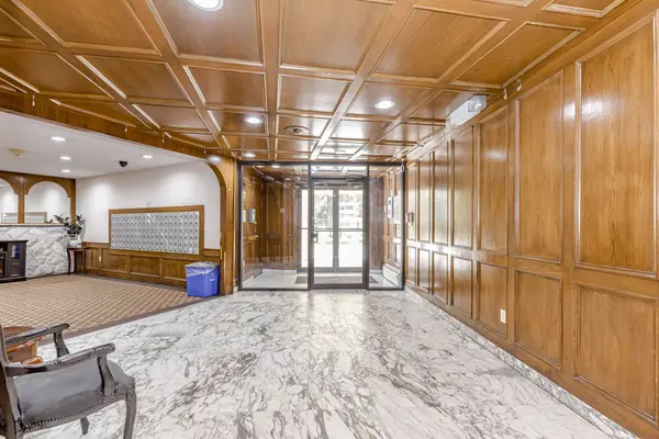 3577 Derry RD E #906, Mississauga, ON L4T 1B3