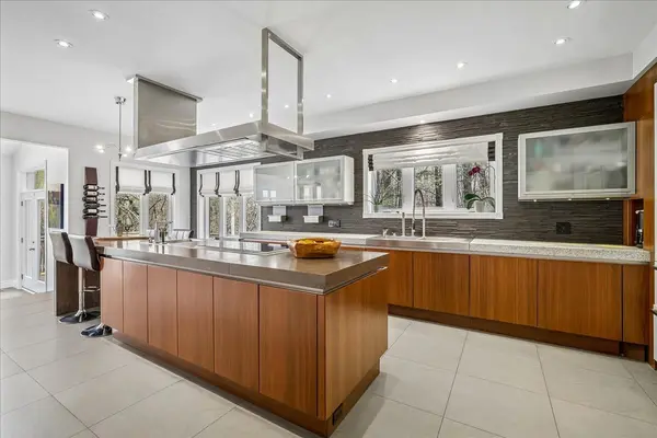 2203 Winding Woods DR, Oakville, ON L6H 5T9