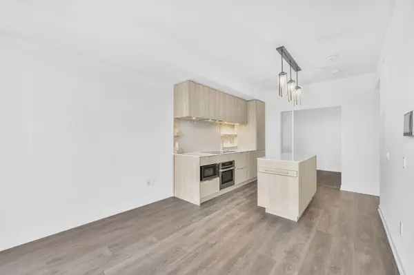 28 Ann ST #422, Mississauga, ON L5G 3E1