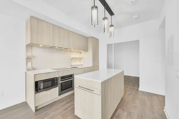 28 Ann ST #422, Mississauga, ON L5G 3E1