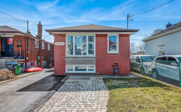 1038 Alexandra AVE, Mississauga, ON L5E 1Z8