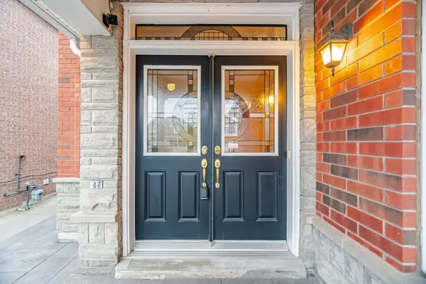 5218 Oscar Peterson BLVD, Mississauga, ON L5M 0E1
