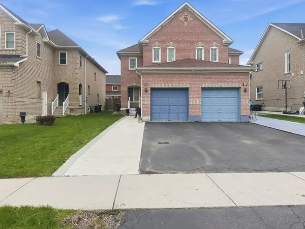 37 Prairie Rose CIR, Brampton, ON L6R 1R6