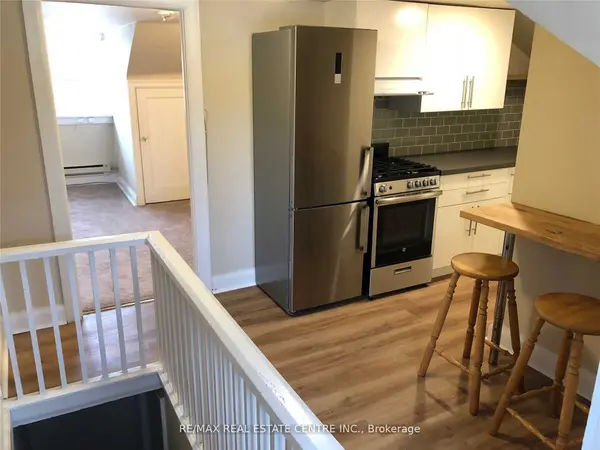 24 Nelson ST E #B, Brampton, ON L6V 1C9