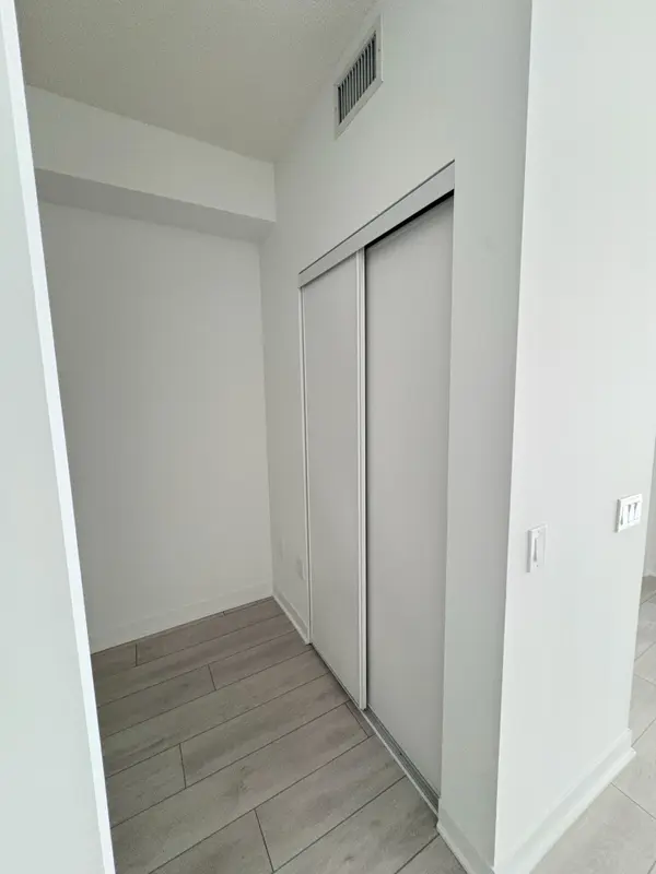 260 Malta AVE #1202, Brampton, ON L6Y 0B5