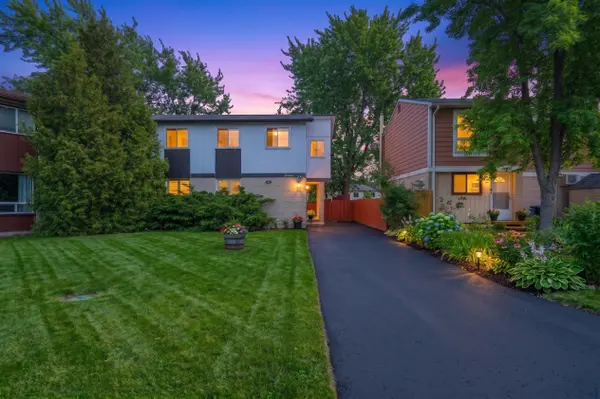 7 Greenhills SQ, Brampton, ON L6S 2J4