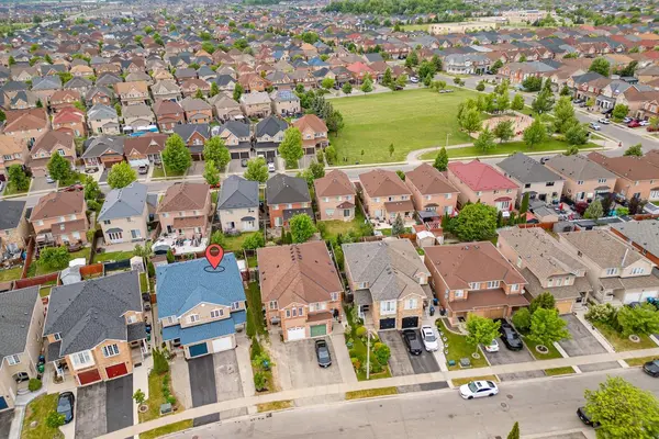 26 Roadmaster LN, Brampton, ON L7A 3A9