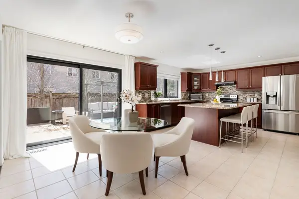 2364 Spring Meadow WAY W, Oakville, ON L6M 0C1