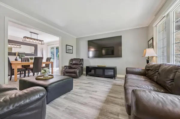 475 Vanguard CRES, Oakville, ON L6L 5G6