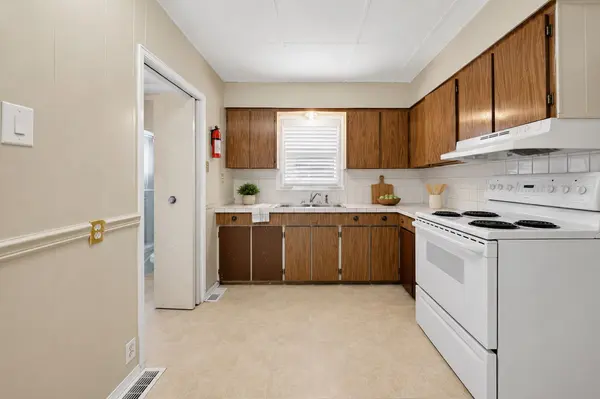 70 Poulette ST, Hamilton, ON L8P 4E2