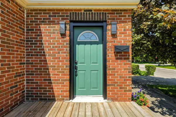101 Irene AVE, Hamilton, ON L8G 2B1